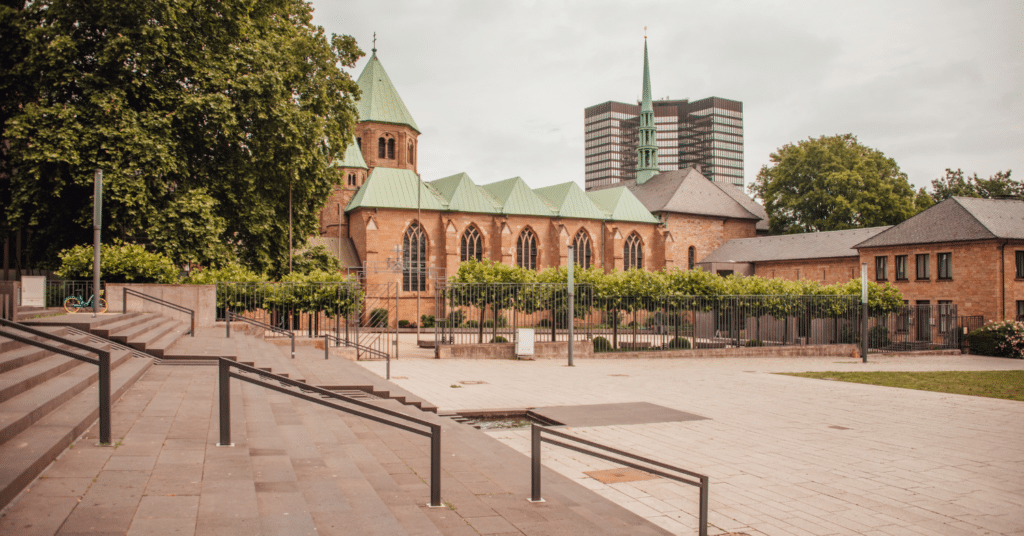 فرصة عمل في ألمانيا براتب 14 يورو في الساعة لمتحدثي العربية