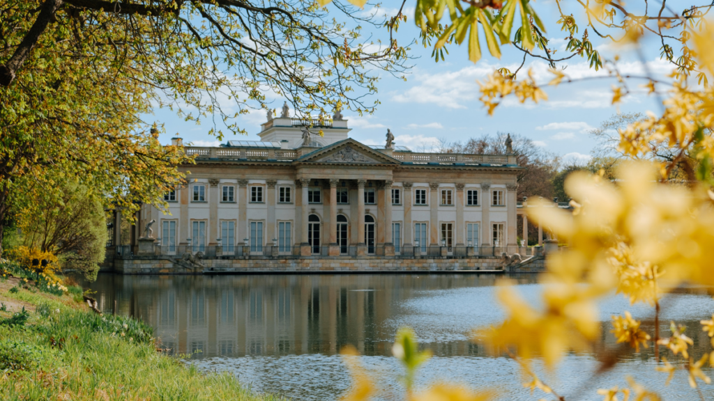 سافر إلى بولندا عن طريق التطوع شامل التذاكر والإقامة 2025