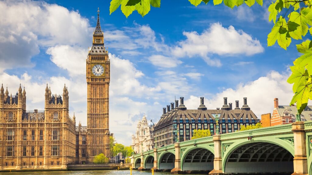 فرصة عمل في شركة عالمية في لندن لمتحدثي اللغة العربية